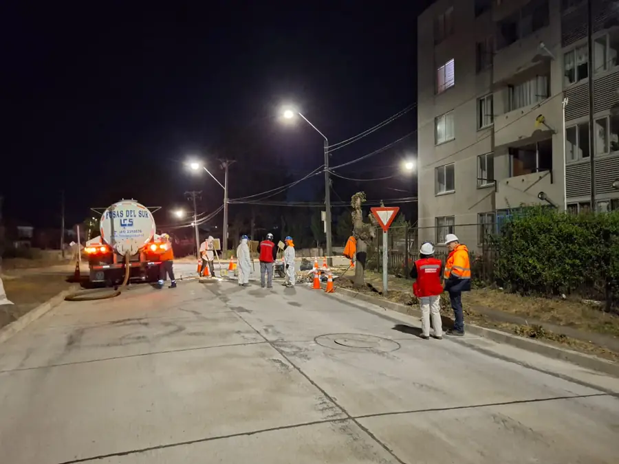 Operación nocturna de saneamiento